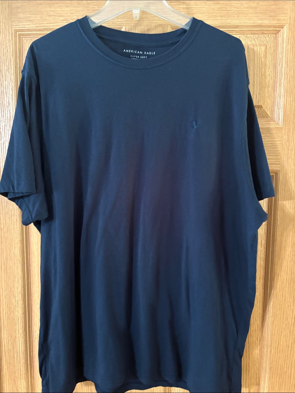 American Eagle Outfitters Men's Dark Navy Crew Neck T-Shirt